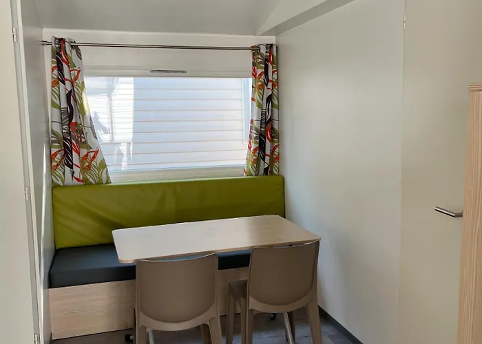 Mobil De Luxe 6 Pers *